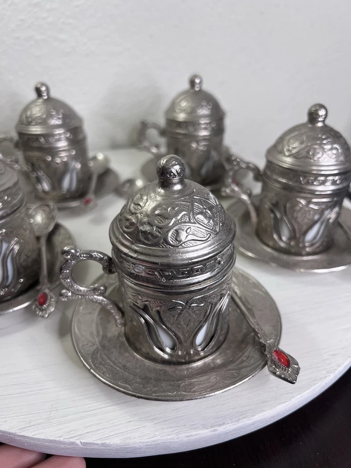 Juego de 5 cucharas de té y café turco con joyas rojas Foto 3 de 4