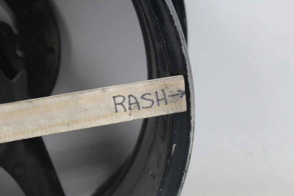  Llanta trasera y disco de rotor de freno para Suzuki GSXR600 GSXR 600 2013 OEM ¡RECTO! Foto 2 de 4