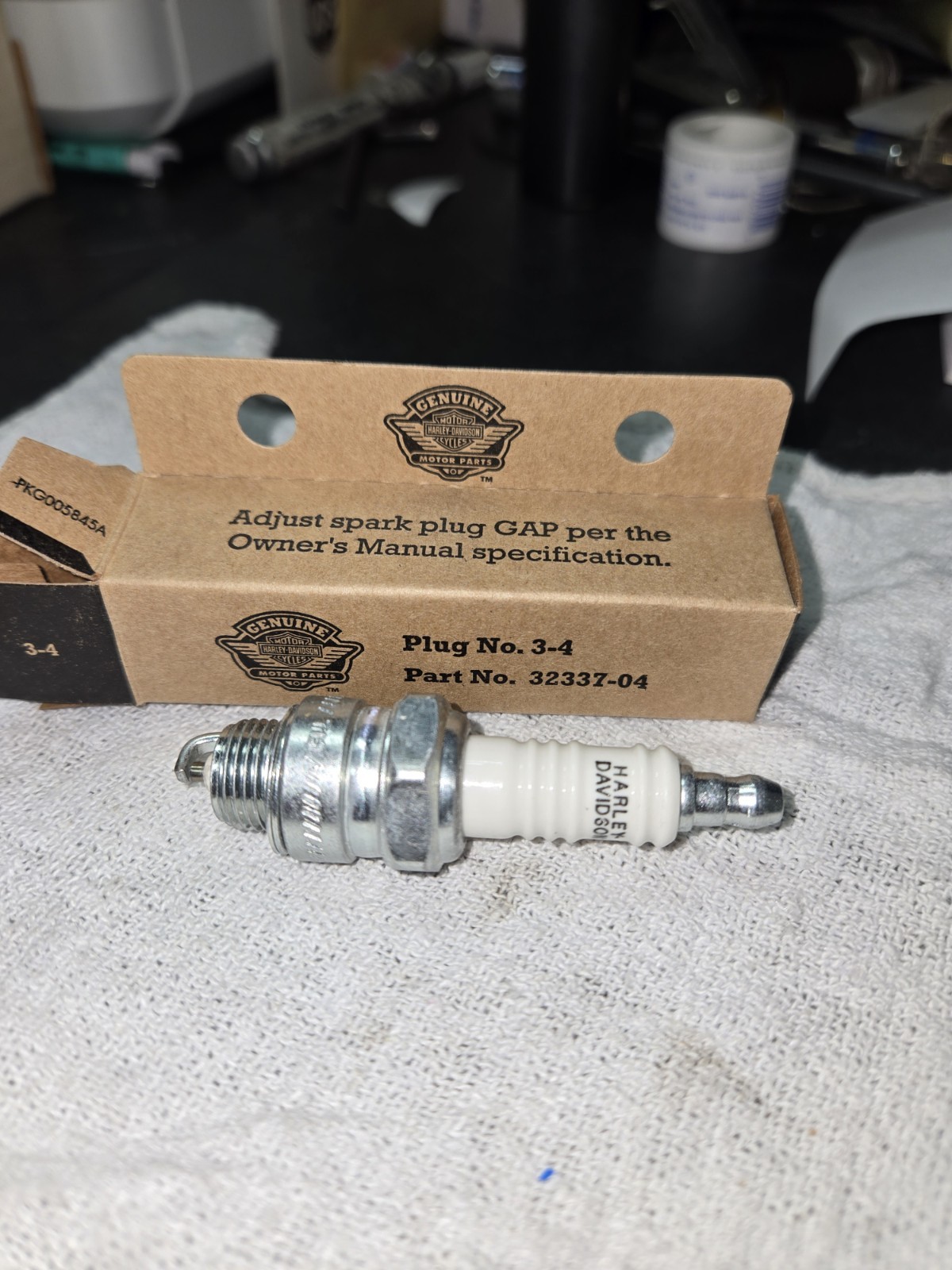  HARLEY DAVIDSON SPARK PLUGS 3-4 32337-04 1957-1977 XL, 1948-1974 FL NOS OEM
