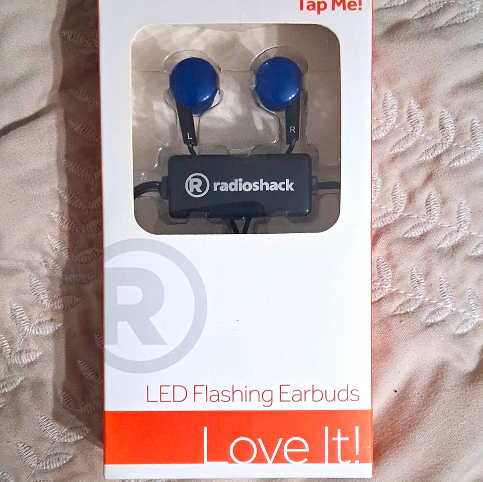 RadioShack LED Flashing Motion-Activated In-Ear Earbuds 3.5mm Inline ...