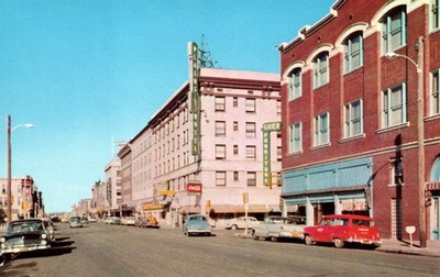 Cheyenne Wyoming - 16th Sixteenth Street U.S. 30 Highway - Chrome Postcard