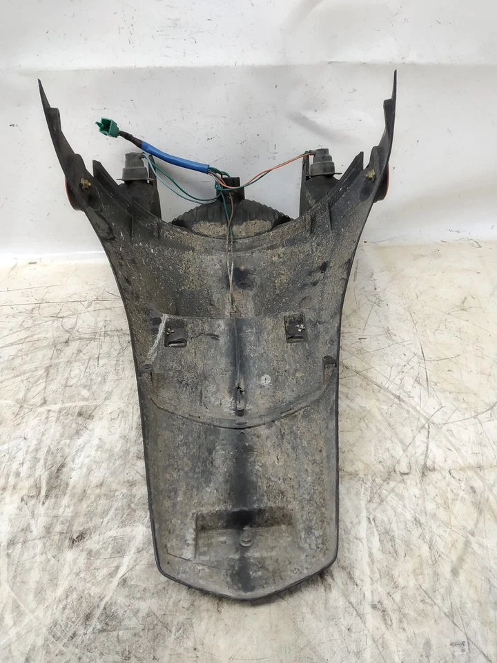 LUZ TRASERA COMPLETA PARA KYMCO BET E WIN 250 DESDE 2000 (e48999) Foto 2 de 4