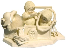 2007 Dept 56 Snowbabies  "We Dig For Treasures" Figurine #56-68200  MINT No Box