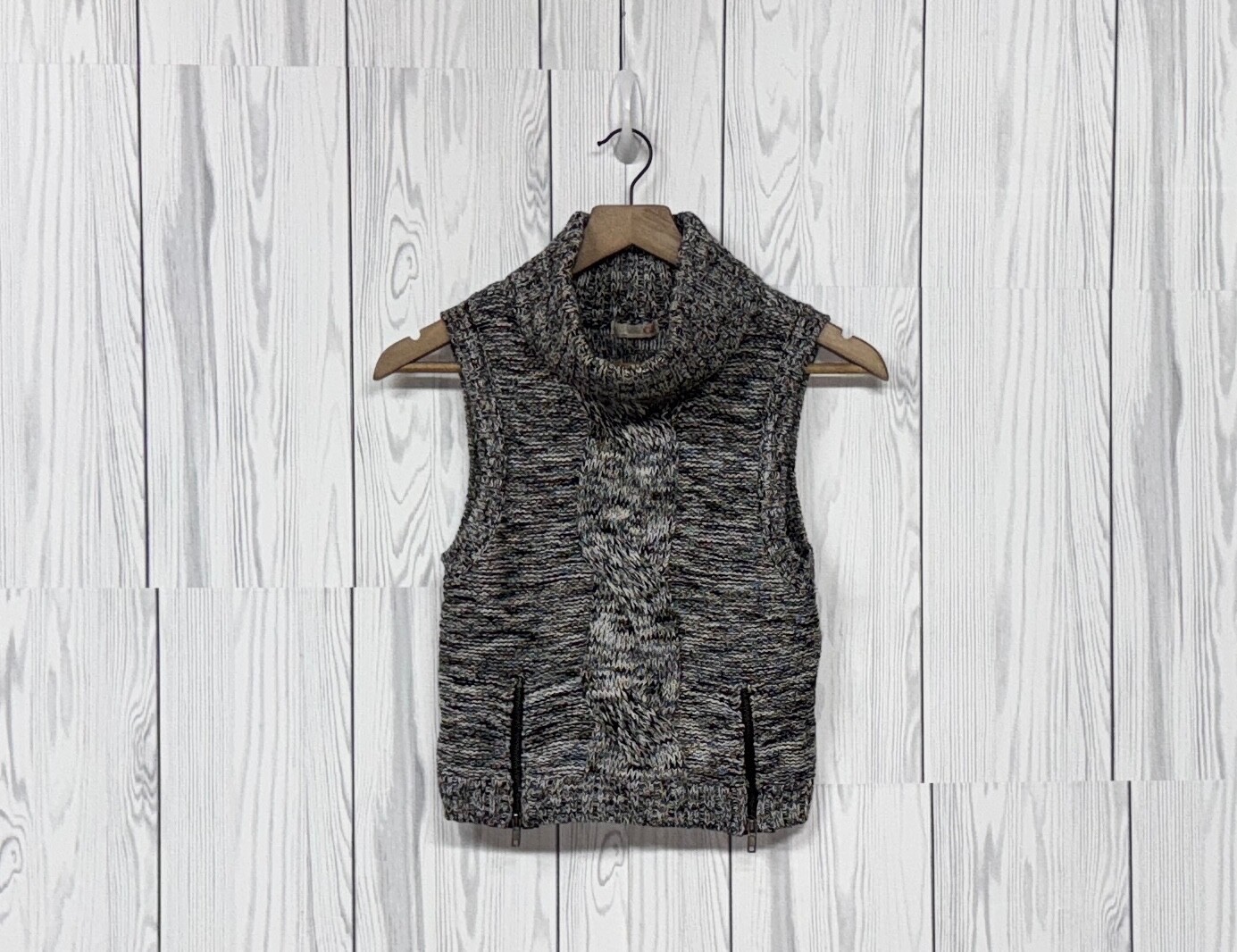 Gianni Bini sweater vest womens size extra small cropped gray knit sleeveless