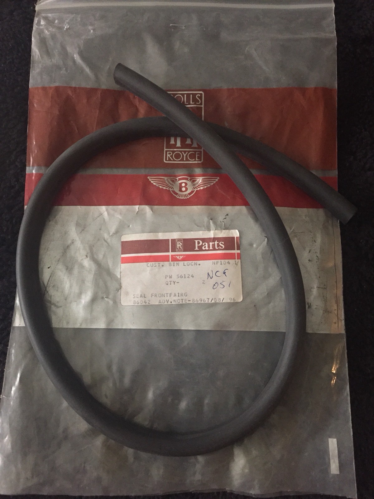 Rolls-Royce Bentley Corniche 1976-95 Front Fairing Seals Set PW56124 NOS OEM NEW