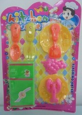 GIOCATTOLO BIMBA ACCESSORI CUCINA CON FRIGO ARAGOSTA PIATTI POSATE