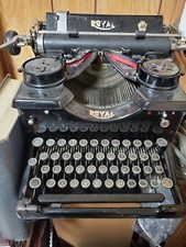Royal Manual Typewriter, Vintage thumbnail