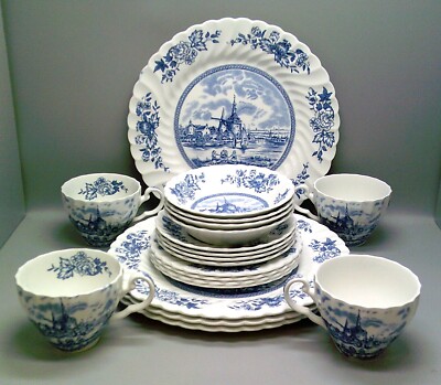 Johnson Brothers TULIP TIME BLUE, WHITE Background 20 Piece Set
