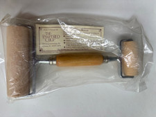 Pampered Chef Dough and Pizza Roller Wood Han...