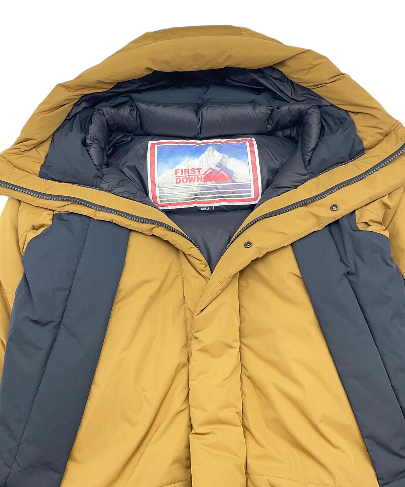 FIRST DOWN Mountain Down Jacket Size: S Beige x b… - image 6