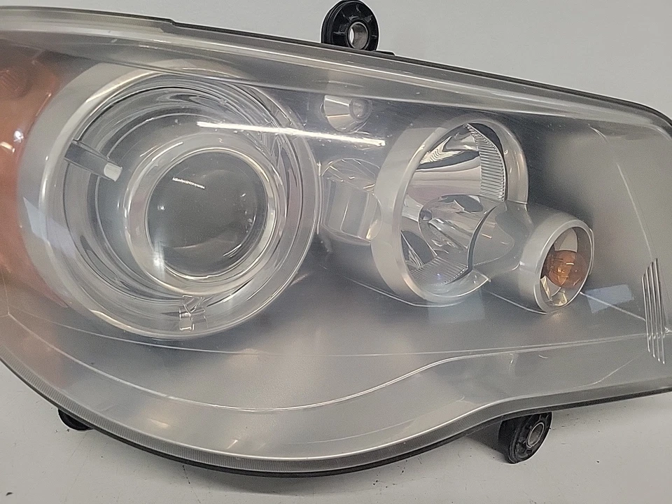 Chrysler Town & Country 2008-2016 xenón HID faro pasajero derecho OEM 1874 Foto 3 de 4