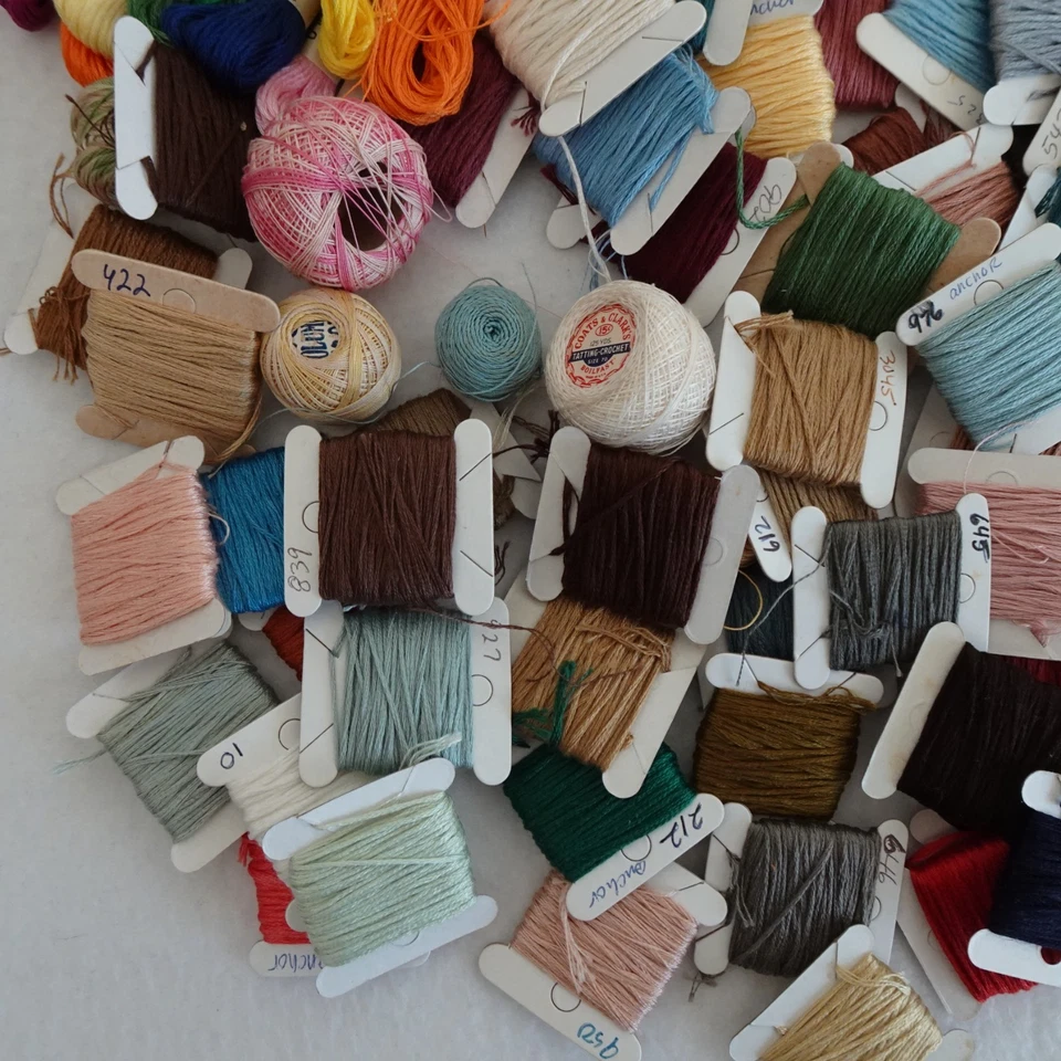 Lote de 100+ tarjetas numeradas de hilo de bordar muchos colores Foto 4 de 4