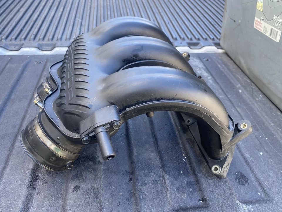 2001 - 06 Porsche Boxster OEM впускной коллектор 2,7 л 99611004501 правая и левая - Изображение 2 из 4