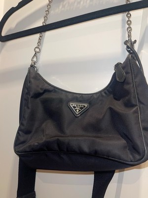 PRADA Re-Edition 2005 Schultertasche Nylon Schwarz Kettenriemen Mini-Pouch