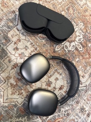 Apple AirPods Max Space Gray A2096 Over-Ear Headphones With Case