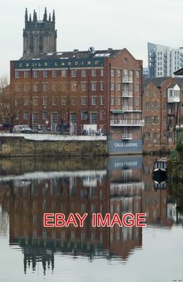 FOTO LEEDS RUFE LANDEN VON LEEDS BRIDGE HERANZOOMEN