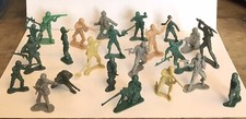 LOT OF 23 PLASTIC ARMY MEN DIFFERENT POSES GREEN GRAY YELLOW BEIGE