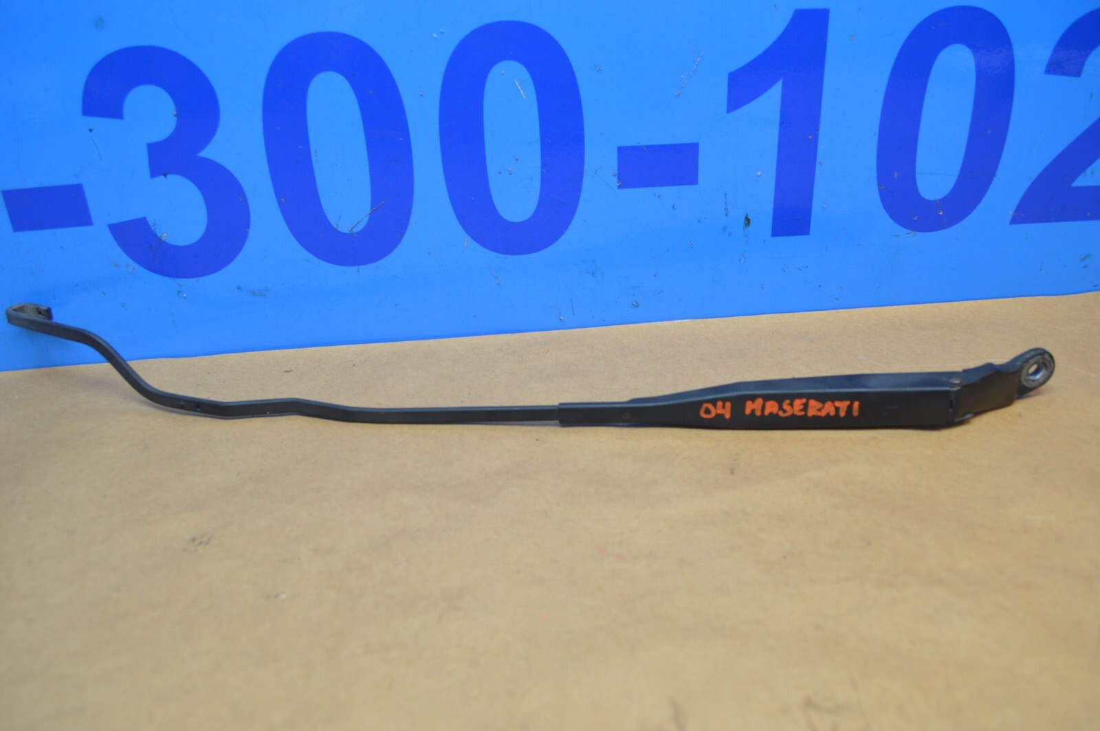 2004 M138 MASERATI M128 GT WINDSHIELD WIPER WIPERS ARM ARMS LEFT & RIGHT PAIR