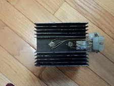 Delco Radio heat sink with left/ right output transistors for Multiplex stereo 