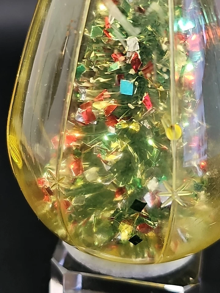 Jewelbrite Adorno de Navidad Oro Lágrima Botella Cepillo Árbol Diorama Foto 2 de 4