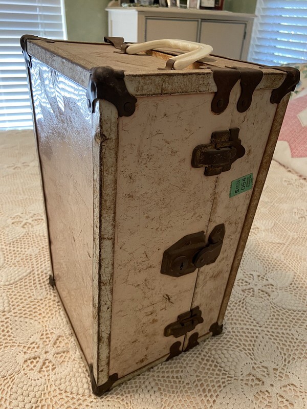 Vintage 1950's Cass Toys Pink Metal Doll 14”Wardrobe Steamer Trunk