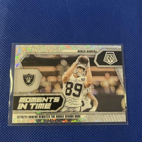 2025 Panini Mosaic Brock Bowers “Moments In Time” No Huddle Mosaic #17