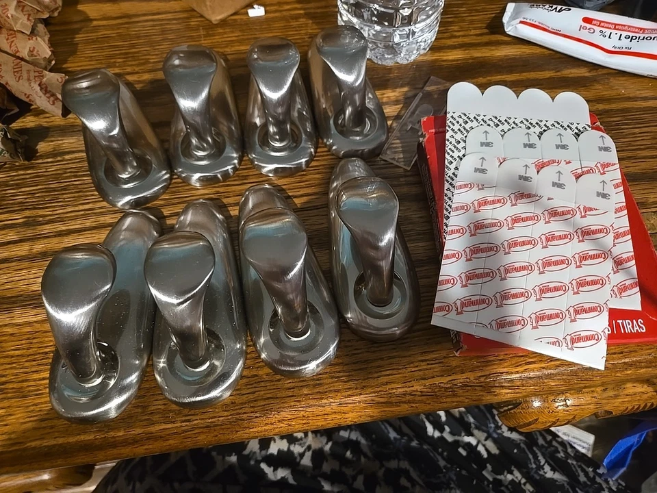 8 3M Command 4-1/8 in. L Brushed Nickel Metal Large Hook W/ STRIPS - Image 3 of 3