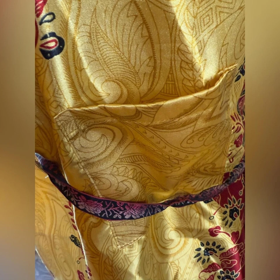 Rosa Indah Satén Mini Bata Amarillo Oro Rojo Patrón Floral Cinturón Ligero Talla 2 Foto 3 de 4