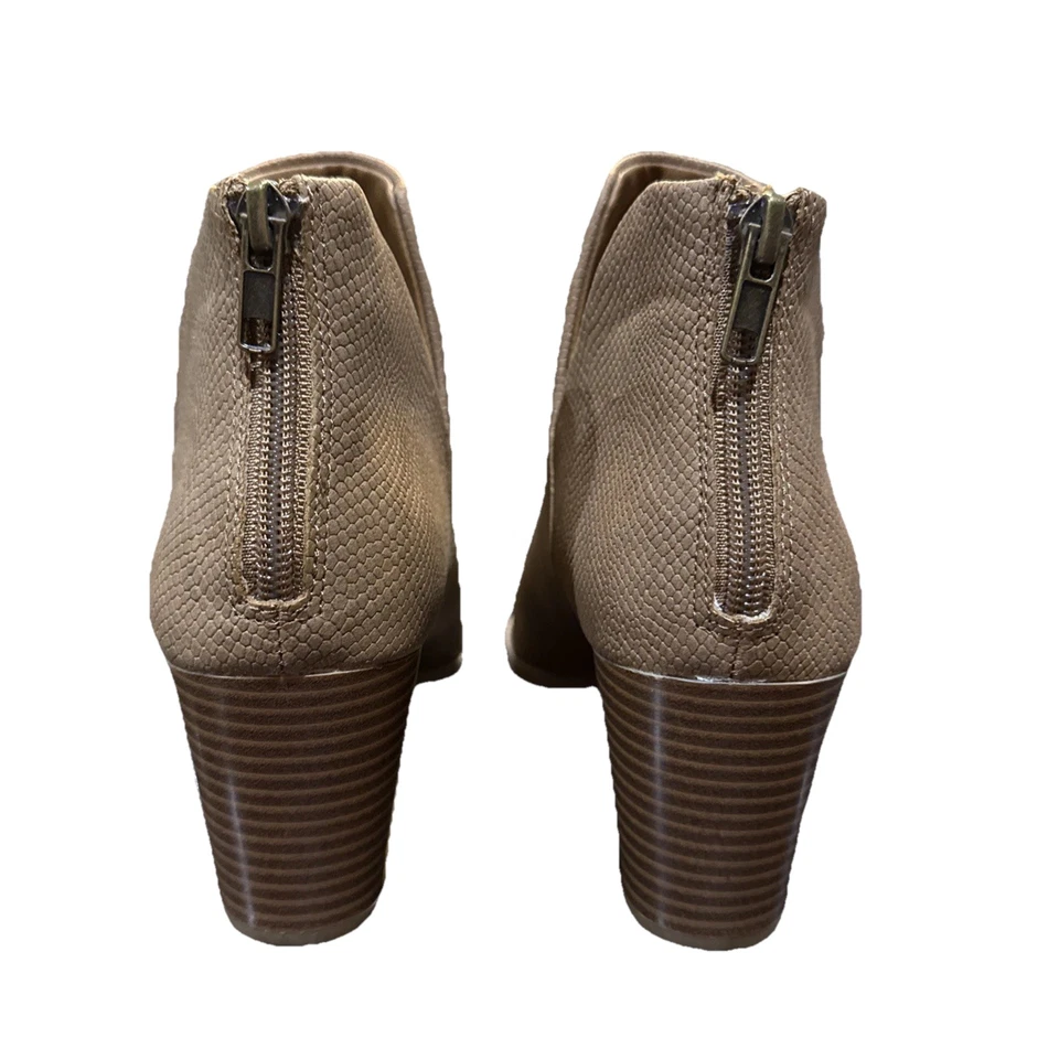 Sun + Stone Eliza’s Brown Textured Ankle Boots Size 8.5 Women’s Pre Owned - Image 3 of 4