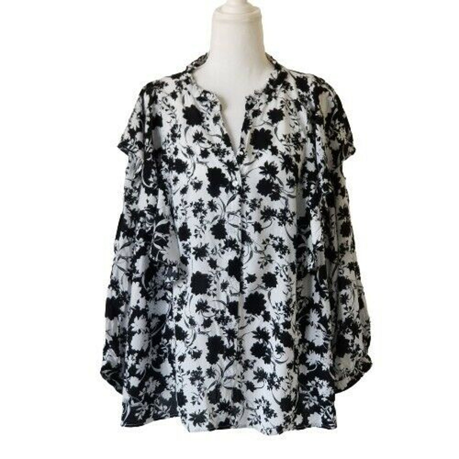 Est. 1946 Blouse Floral Black and White, Ruffle Bishop Sleeve Tee Size 26/28W-image