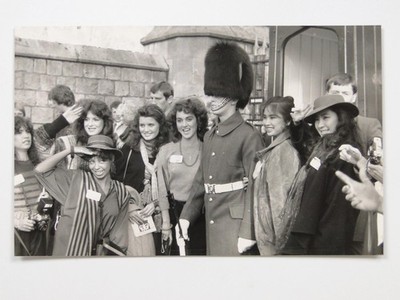 Miss World Beauty Pageant Queen's Guard Windsor Castle 1983 VTG Press Photo