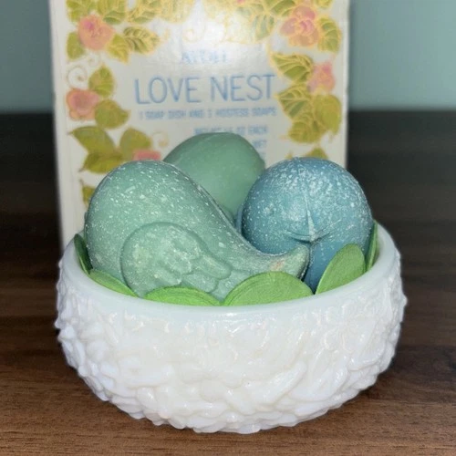 Vintage Avon Love Nest Milk Glass Floral And Branches Soap Dish & Hostess Soaps