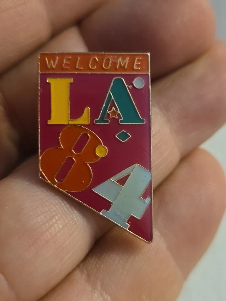 Pin rojo raro vintage 1984 Olympic Welcome La 84 Foto 3 de 3