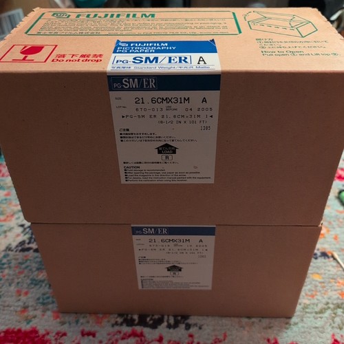 NEW/FUJIFILM Pictrography PG Paper PG-SM/ER Size:21.6CMx31M,Expired 2005 Lot 2 - 第 1/2 張圖片
