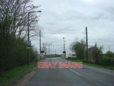 PHOTO  LEVEL CROSSING  KIRTON LANE  2007