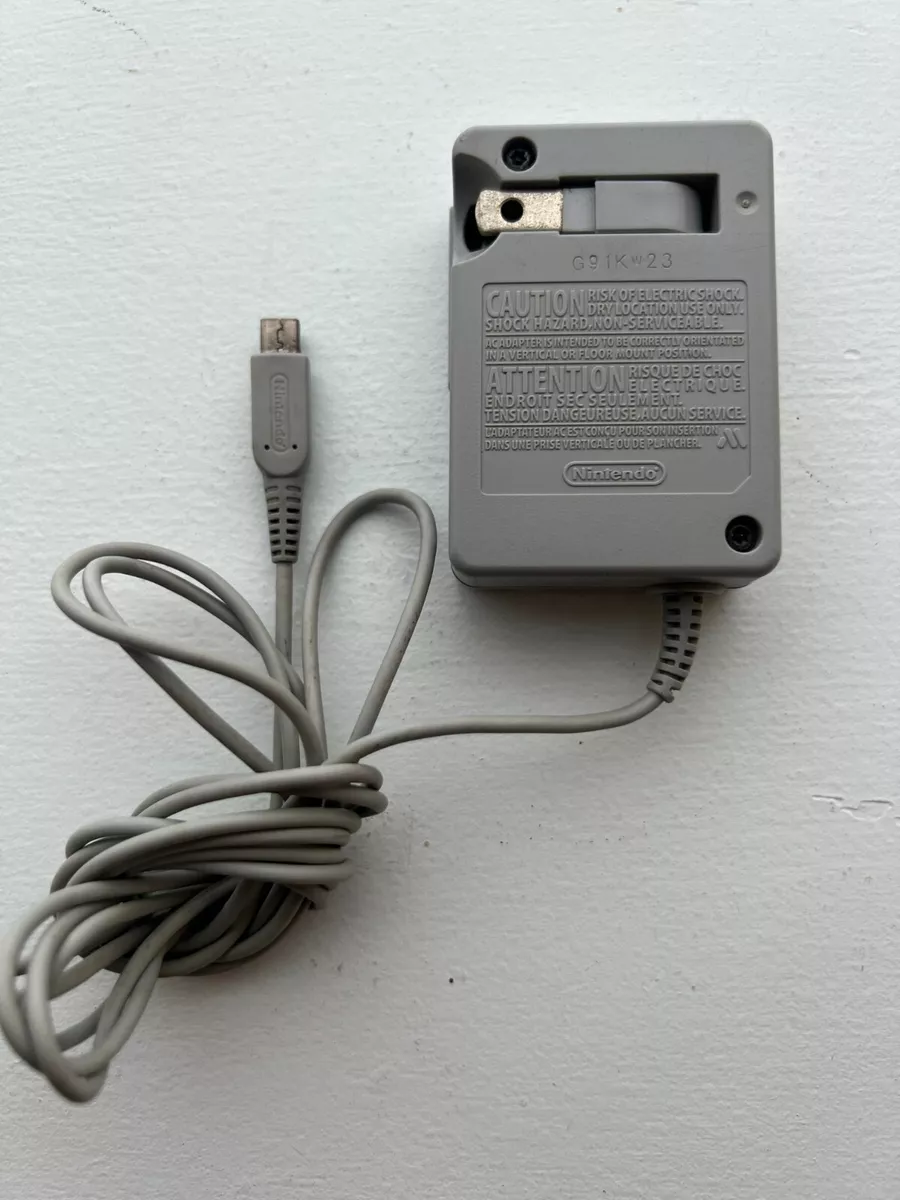 Nintendo DSi / 3DS Genuine OEM AC Charger - US Seller