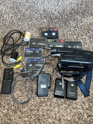Sony Handycam Video 8 CCD-TR23 NTSC 12X Digital Zoom Charger Battery Case READ