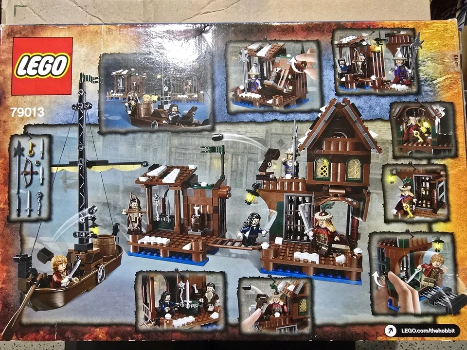 LEGO The Hobbit Lake-Town Chase 79013 lacrado novo, mas DOBRAS E ADESIVO NA CAIXA - Imagem 2 de 4
