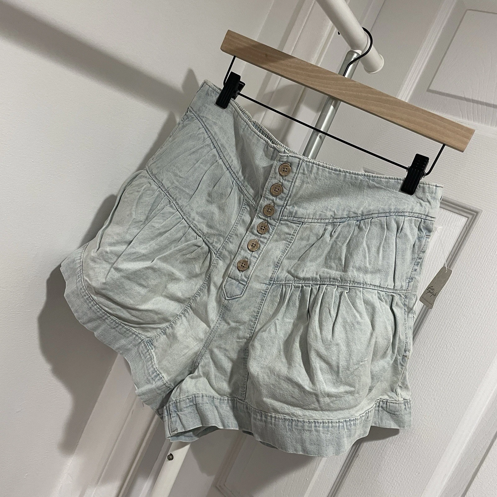 Free People We The Free Sky Blue High Waisted Button Skort Size M NWT
Opens in a new window or tab