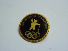 ancienne broche médaille chamrousse olympique jeux d'hiver ski / 1968 grenoble