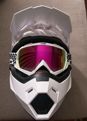 Dirtbike / MTB helmet with bat fox goggles