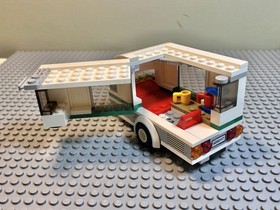 LEGO City 60117 Van and Caravan Camper Trailer W/Manual Pre-Owned 99% Complete