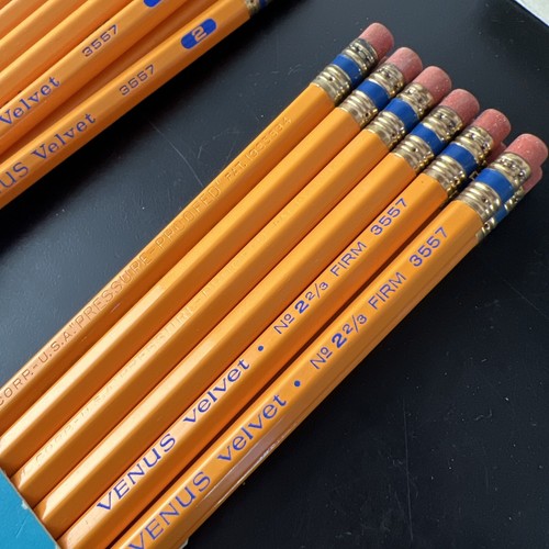 NEW Box Vintage Venus Velvet Blue Band Pencils #3557 No. 2 34pc Lot Different St - Picture 3 of 16