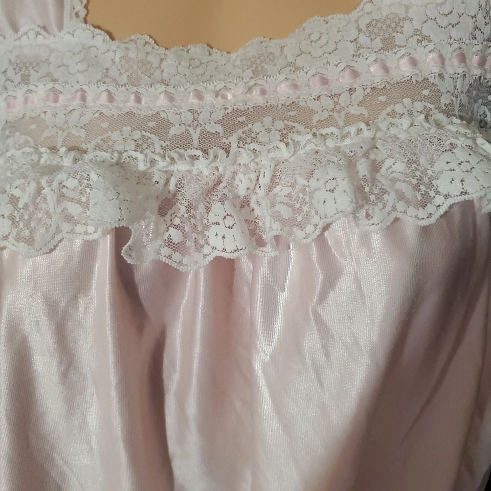 Camisón Babydoll SEARS Años 80 ROSA BRILLANTE SATINADO Victoriano Volantes Encaje MED Foto 3 de 4