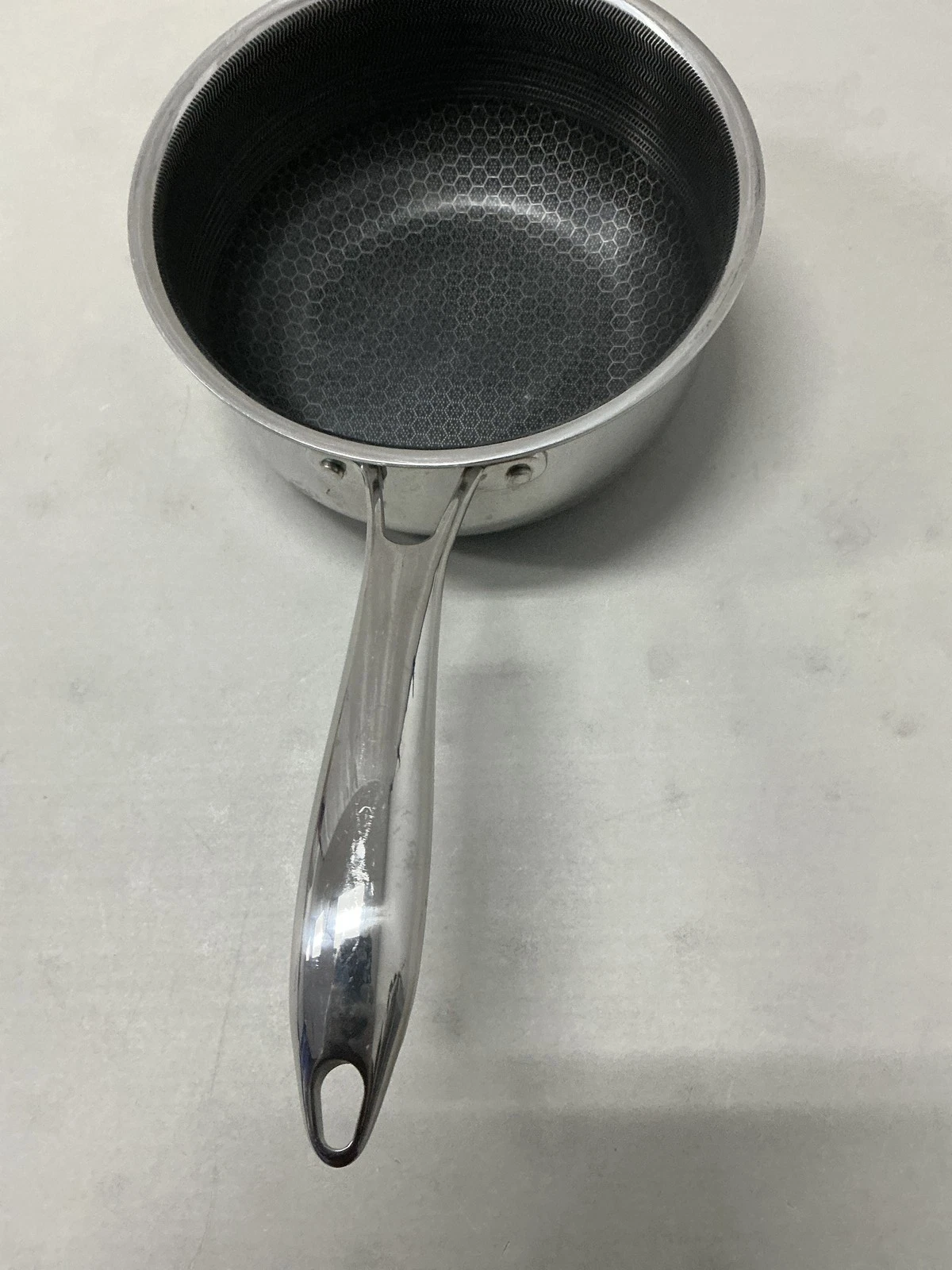 HexClad Hybrid Nonstick Saucepan Pan Pot 2 Quart
Opens in a new window or tab