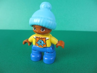 Lego Duplo Figur Kind Junge Pudelmütze dunkle Hautfarbe (260426S)