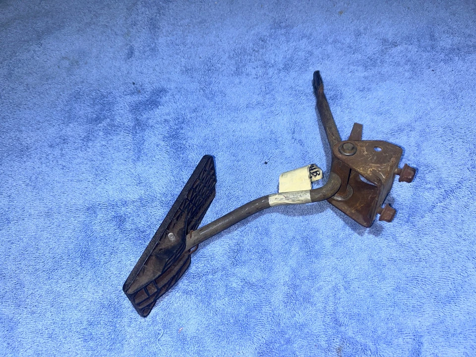 Dodge Charger Plymouth Road Runner 1971 1972 1973 1974 montaje de pedal de gasolina Foto 2 de 4