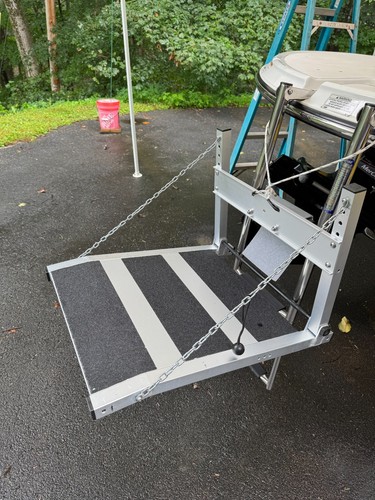 Extreme Max Dog Ladder Platform - Completely Portable, Folds Flat, w/Canvas Bag