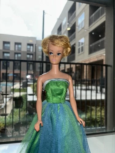 Barbie Blonde Bubble-Cut 1961 Vintage Doll Blue Eyes Japan Straight Legs