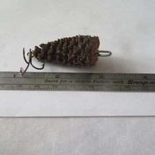 FISHING LURE  UNKNOWN 1½"   PINE-CONE MINNOW  FOLK ART